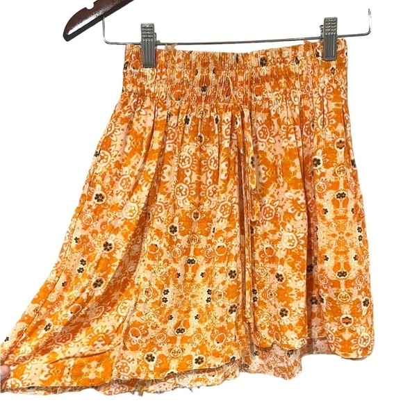 Free People All Over Print Raw Hem Slanted Mini Skirt Size Extra Small Drawstrin - Picture 3 of 5